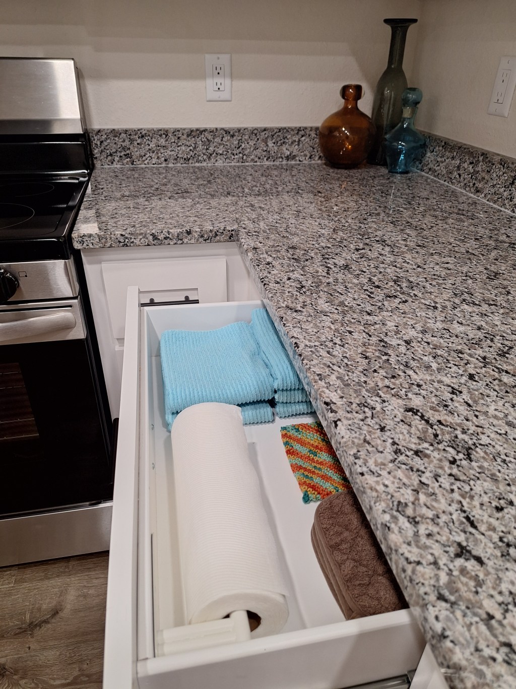 IN DRAWER PAPER TOWEL&nbsp;HOLDER